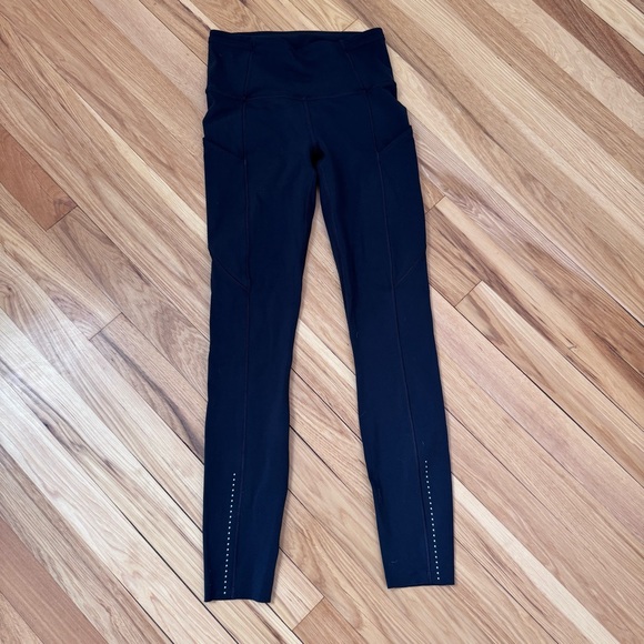 Lululemon Fast and Free High-Rise Tight 25"
7 Pocket in black size 2 - Picture 2 of 6